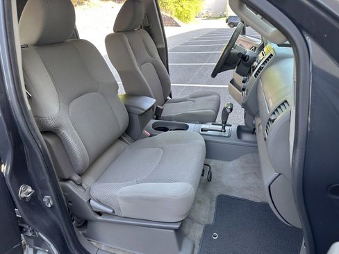 Used 2012 Nissan Frontier SV AWD/4WD image 24