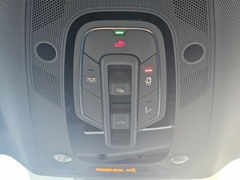 Used 2020 Audi Q5 e Premium Plus image 32