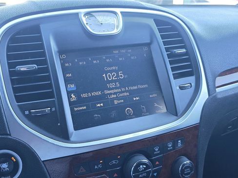 Used 2014 Chrysler 300 RWD image 18