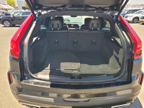 Used 2024 Cadillac XT4 Premium Luxury FWD image 11