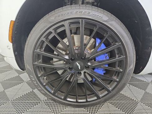 Used 2022 Aston Martin DBX AWD/4WD image 9
