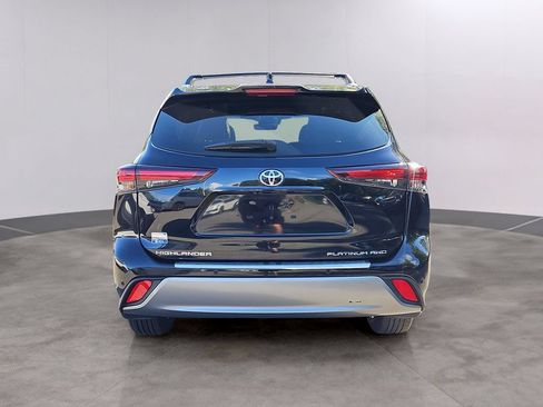 Used 2025 Toyota Highlander Platinum AWD/4WD image 5