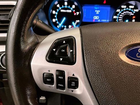 Used 2014 Ford Explorer XLT image 17