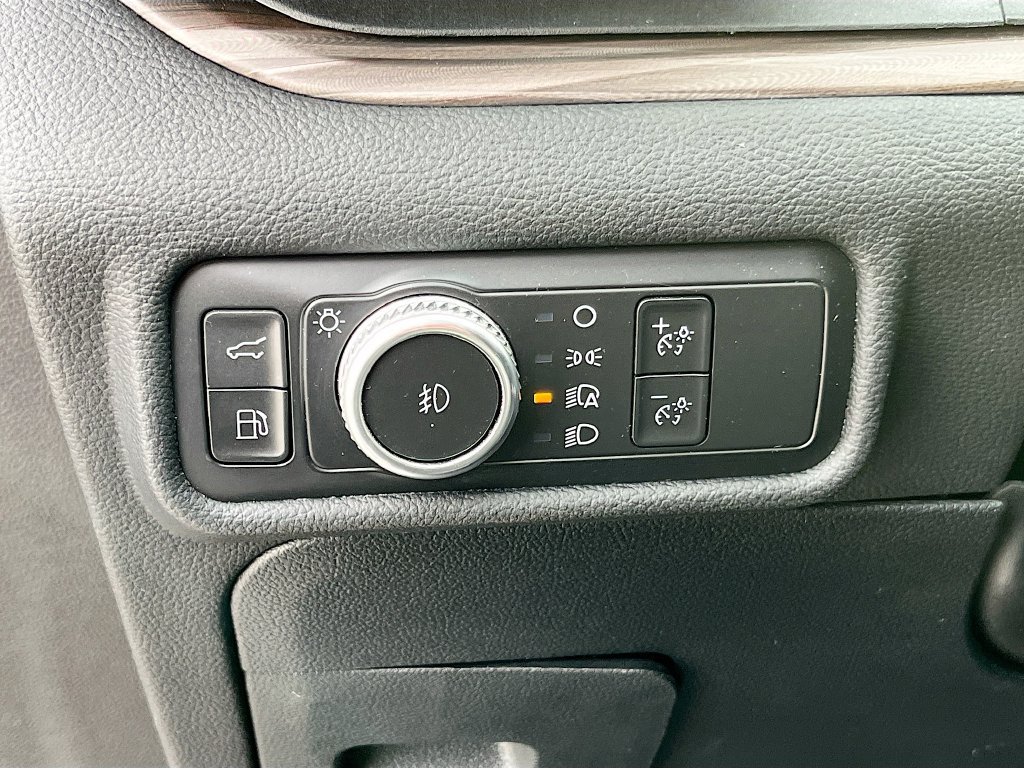 Used 2022 Ford Explorer Limited w/ Hybrid Equipment Group 310A AWD/4WD image 10