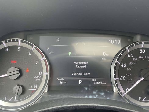 Used 2023 Toyota Highlander XLE FWD image 24