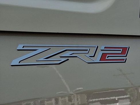 Used 2022 Chevrolet Colorado ZR2 w/ ZR2 Dusk Special Edition AWD/4WD image 33