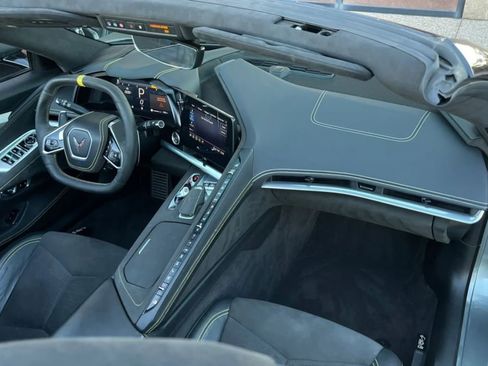 Used 2022 Chevrolet Corvette Stingray Premium Conv w/ Z51 Performance Package image 43