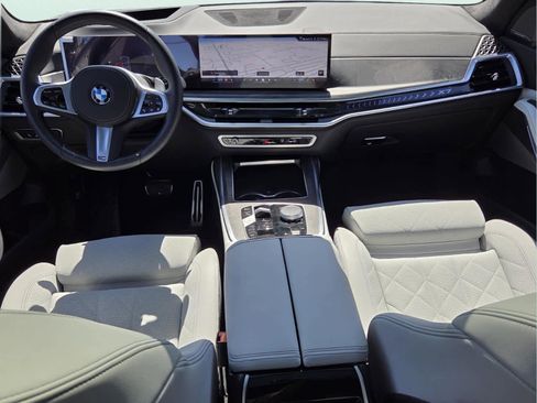 Certified 2026 BMW X7 xDrive40i image 11