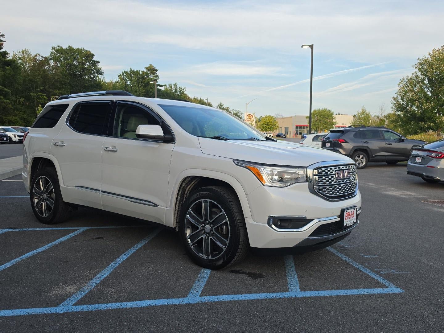 Used 2019 GMC Acadia Denali w/ Technology Package AWD/4WD image 15