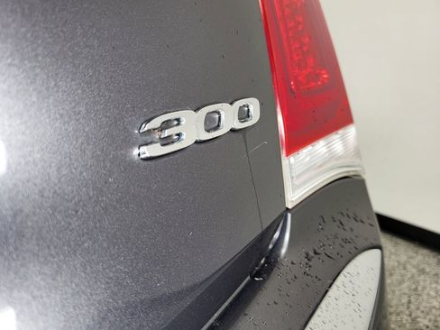 Used 2015 Chrysler 300 Limited w/ Driver Convenience Group image 19