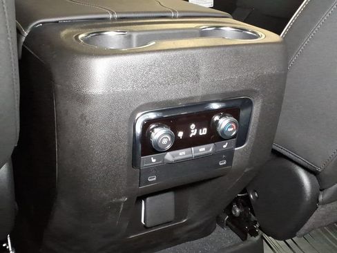 Used 2026 GMC Yukon XL Elevation RWD image 9