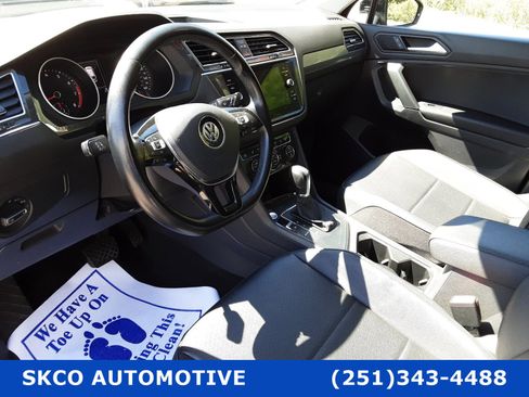 Used 2019 Volkswagen Tiguan SE w/ Panoramic Sunroof Package image 20
