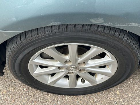 Used 2011 Toyota Camry XLE image 3