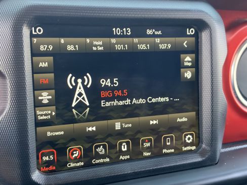 Used 2018 Jeep Wrangler Unlimited Rubicon w/ Dual Top Group AWD/4WD image 23