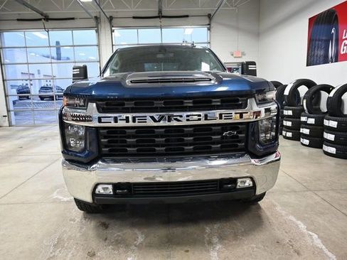 Used 2022 Chevrolet Silverado 2500 LT w/ Convenience Package image 2