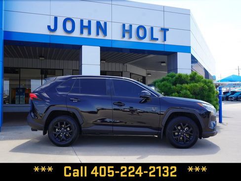 Used 2023 Toyota RAV4 LE AWD/4WD image 9