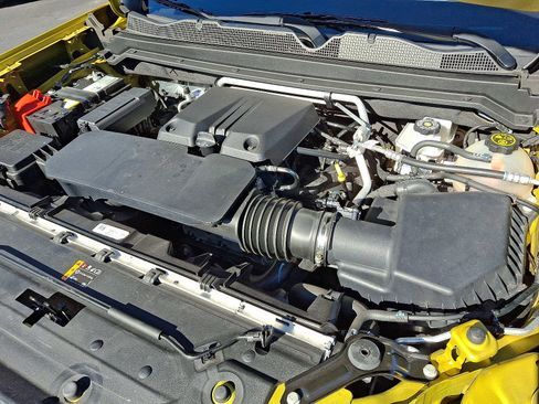 Used 2023 GMC Canyon AT4 w/ Canyon Safety Plus Package image 27