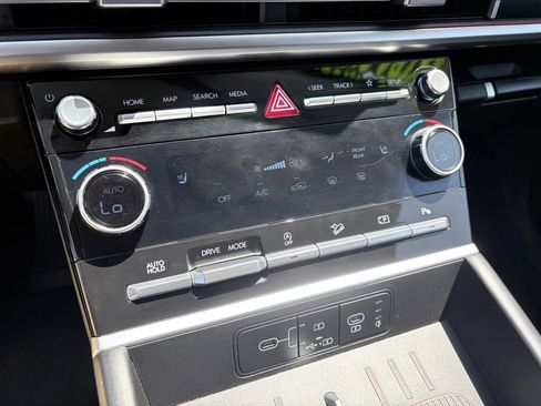 Used 2024 Hyundai Santa Fe SEL FWD image 21