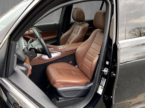 Used 2024 Mercedes-Benz GLS 450 4MATIC image 21