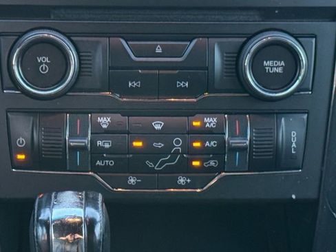 Used 2016 Ford Explorer XLT w/ Equipment Group 201A image 4