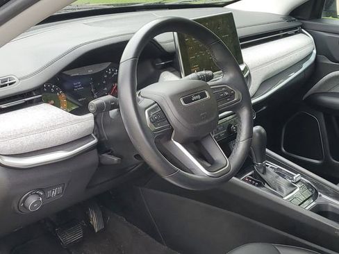 Used 2022 Jeep Compass Latitude AWD/4WD image 7