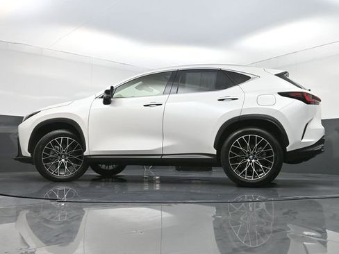 Used 2025 Lexus NX 250 FWD w/ Towing Package (2000 Lbs) image 31