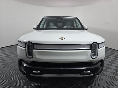 Used 2023 Rivian R1S Adventure AWD/4WD image 8