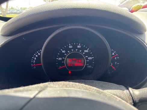 Used 2015 Kia Soul FWD image 6