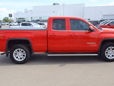 Used 2016 GMC Sierra 1500 SLE w/ SLE Value Package AWD/4WD image 8