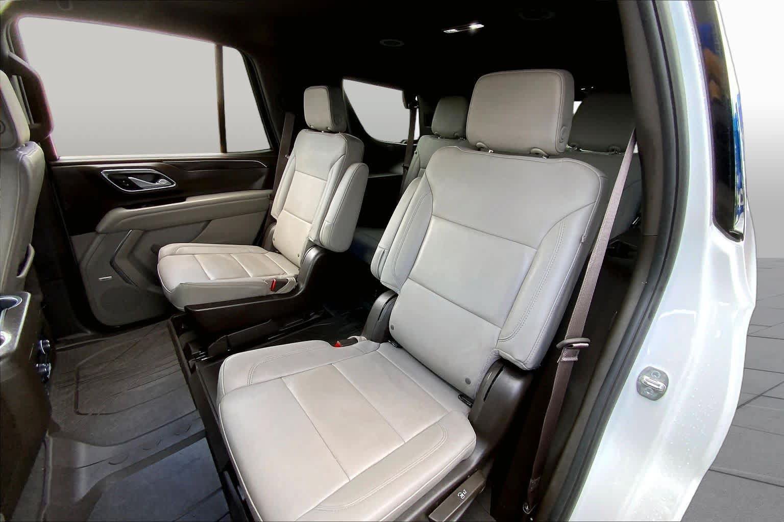 Used 2024 Chevrolet Tahoe Z71 w/ Luxury Package AWD/4WD image 20