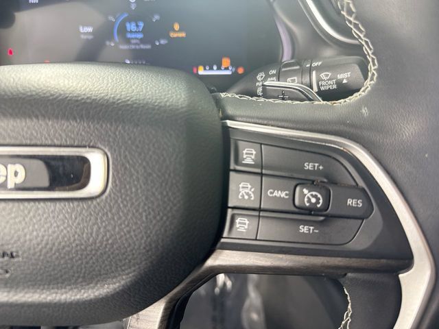Used 2023 Jeep Grand Cherokee L Limited AWD/4WD image 14