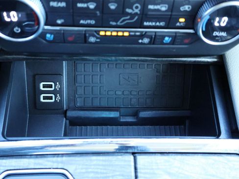 Used 2019 Ford Expedition Limited w/ Driver Assistance Package image 27