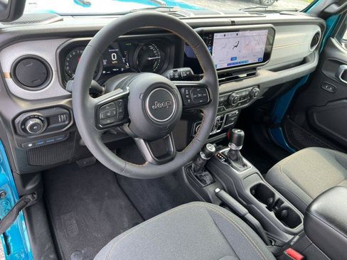 Used 2024 Jeep Wrangler Unlimited w/ Convenience Group AWD/4WD image 13