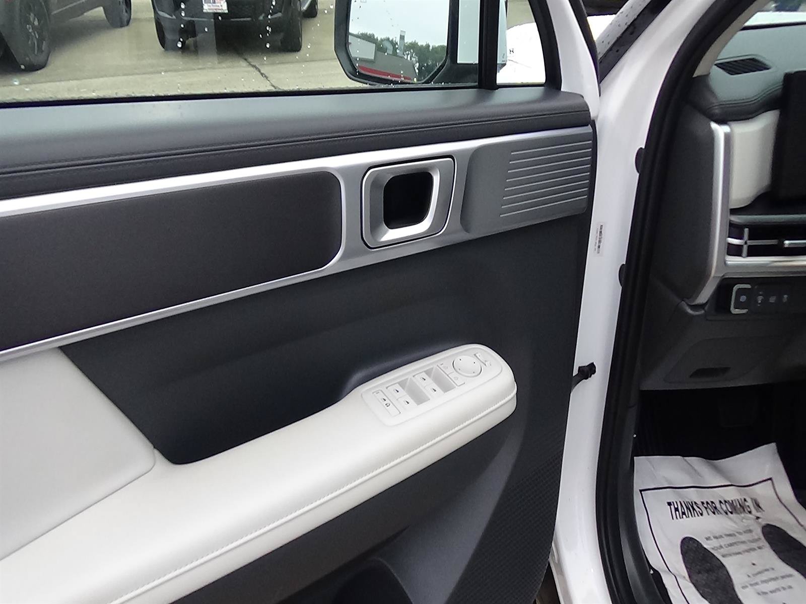 Used 2026 Hyundai Santa Fe SEL FWD image 17