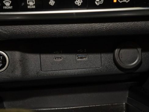 Certified 2023 Nissan Rogue SV image 14