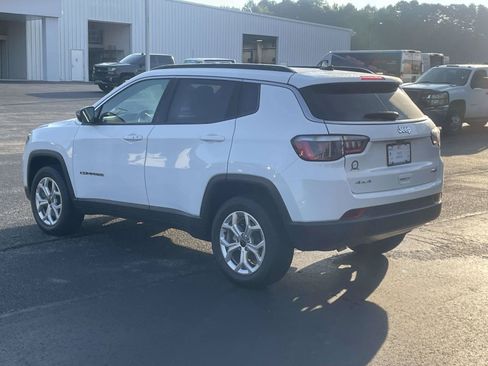 Certified 2025 Jeep Compass Latitude w/ Sun & Sound Group AWD/4WD image 10