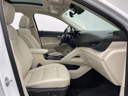 Used 2022 Buick Envision Avenir w/ Technology Package II FWD image 40