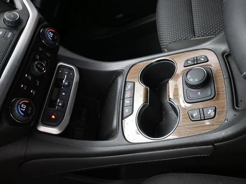 Used 2023 GMC Acadia SLE w/ Driver Convenience Package FWD image 22