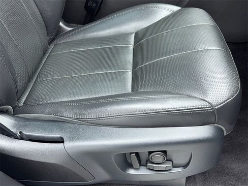 Used 2020 Land Rover Discovery HSE image 52