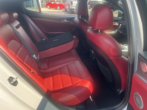 Used 2018 Kia Stinger GT2 AWD/4WD image 31