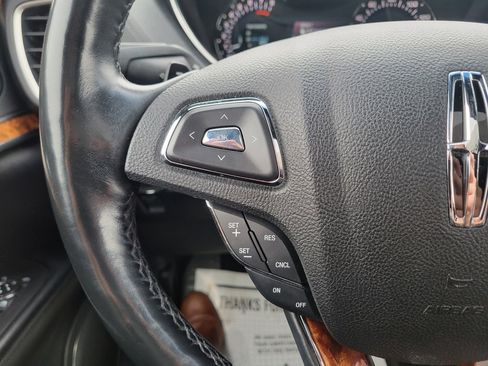 Used 2017 Lincoln MKX Reserve w/ Lincoln MKX Climate Package image 32