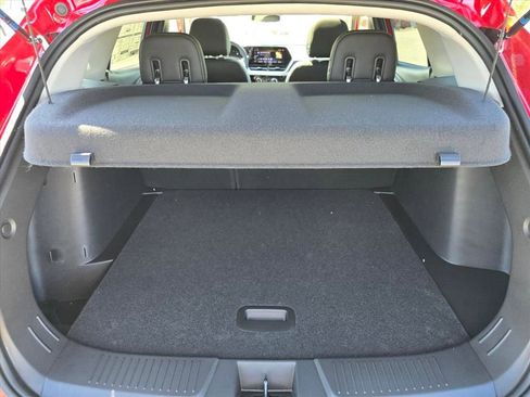 New 2026 Chevrolet Trax LT w/ Sunroof Package image 21