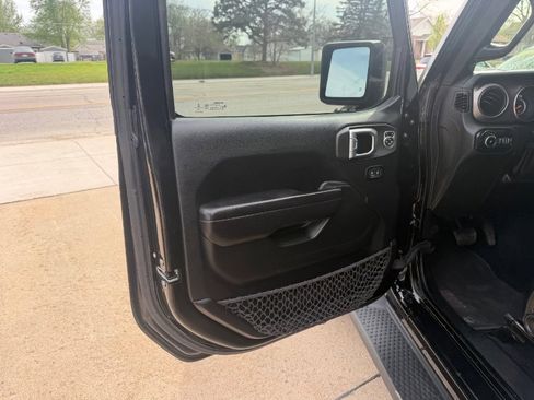 Used 2020 Jeep Wrangler Unlimited Sport image 8