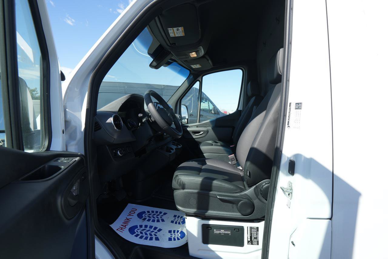 New 2025 Mercedes-Benz eSprinter 170 Cargo image 17
