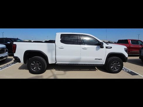 Used 2025 GMC Sierra 1500 AT4X AWD/4WD image 9