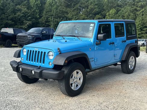 Used 2018 Jeep Wrangler Unlimited Sport w/ Connectivity Group AWD/4WD image 7