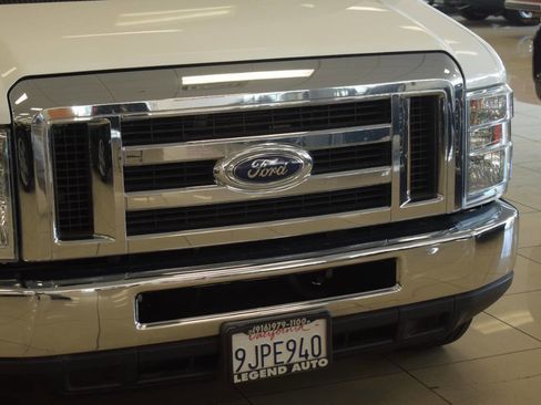 Used 2014 Ford E-350 and Econoline 350 XLT RWD image 11