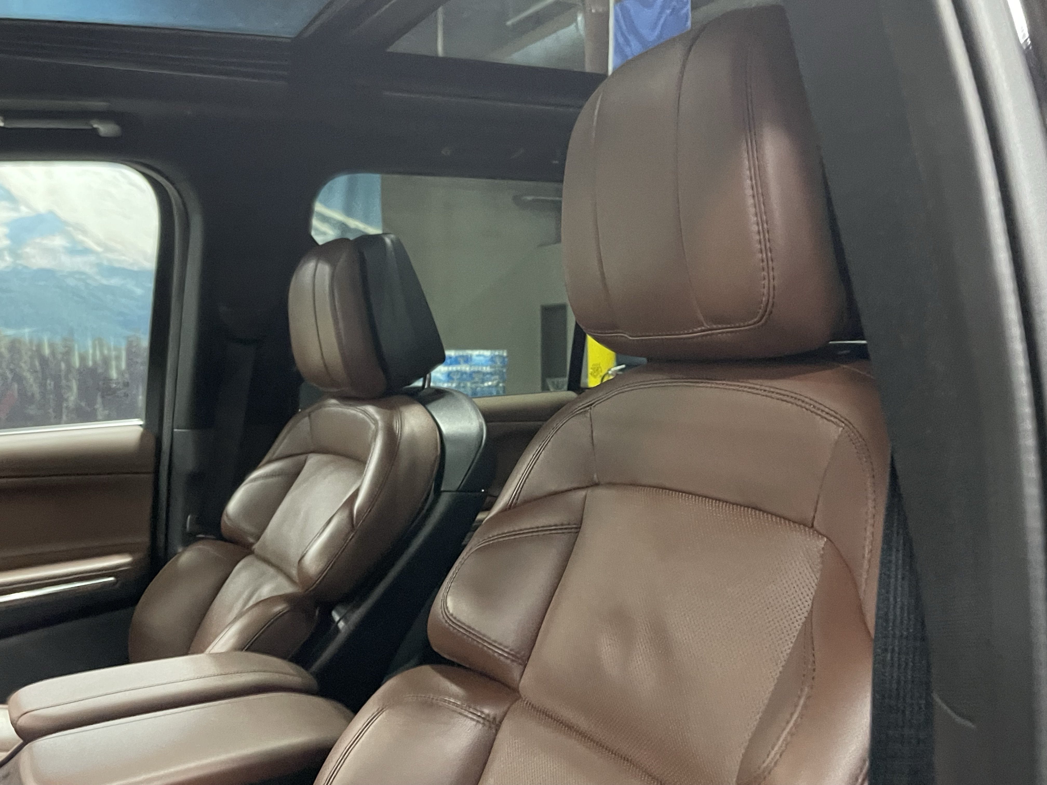 Used 2025 Lincoln Navigator Reserve AWD/4WD image 19