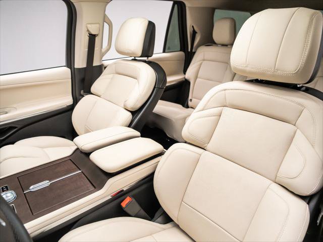 New 2027 Lincoln Navigator Reserve w/ Jet Appearance Package AWD/4WD image 15