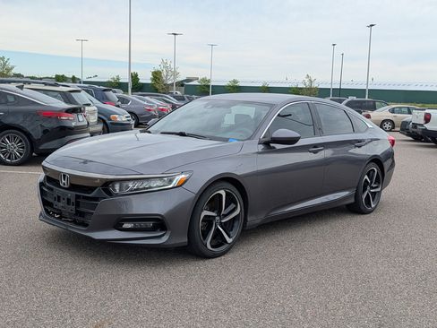 Used 2018 Honda Accord Sport image 2